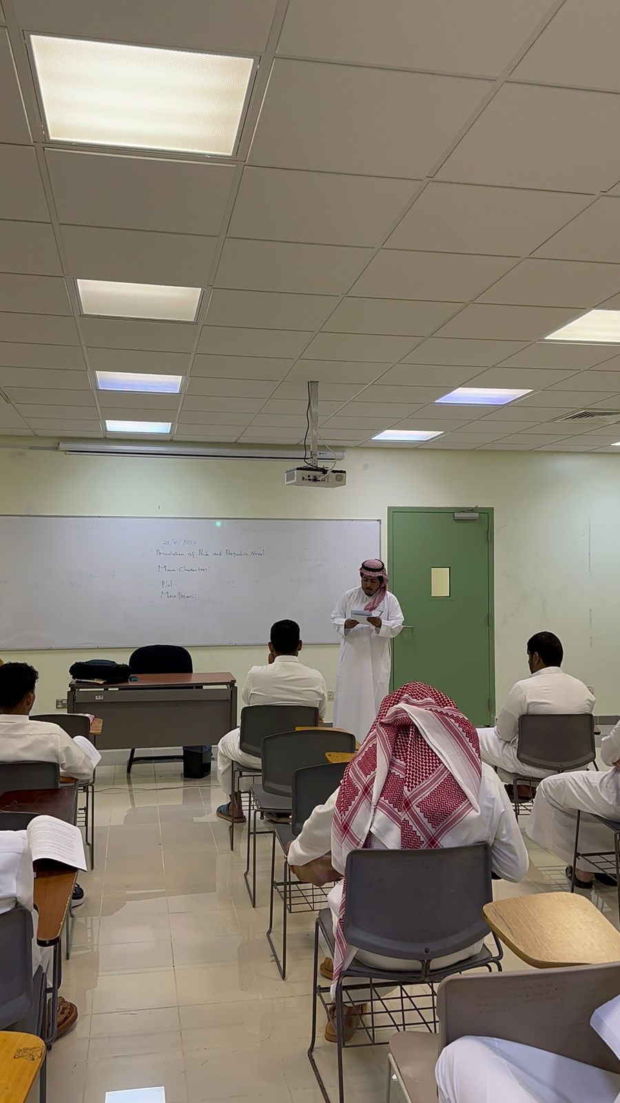 أقام قسم اللغات والترجمة فعالية "الطالب المعلم" وتم فيها عرض رواية بعنوان "كبرياء وتحامل" للكاتبة البريطانية جين أوستن. قدم العرض الطالب يوسف حامد العلاطى بإشراف د.أحمد عبدالعزيز​